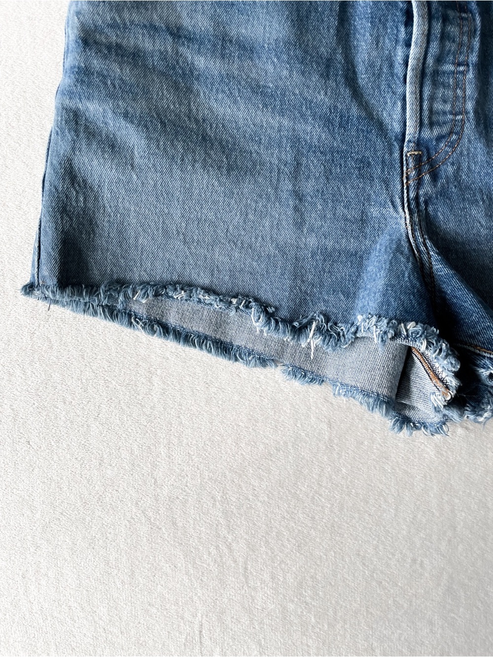 Levi's Ribcage Shorts - Picture 13 of 13